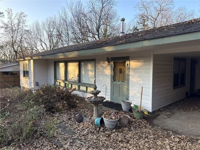 1636 Carolyn Drive, Fayetteville, AR 72701