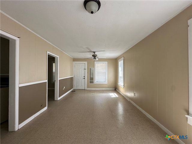 908 Pecan Street, Seguin, TX 78155