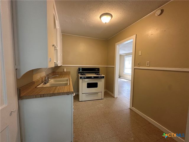 908 Pecan Street, Seguin, TX 78155