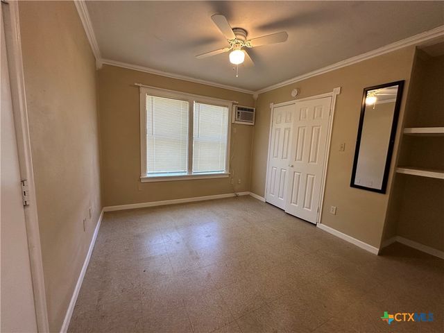 908 Pecan Street, Seguin, TX 78155