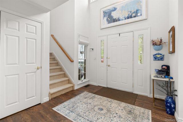 204 Mountain Ridge Drive 204, Mount Sinai, NY 11766