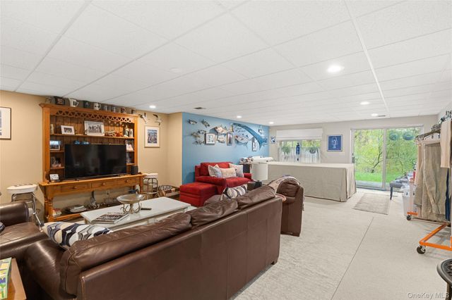 204 Mountain Ridge Drive 204, Mount Sinai, NY 11766