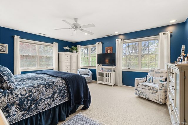 204 Mountain Ridge Drive 204, Mount Sinai, NY 11766