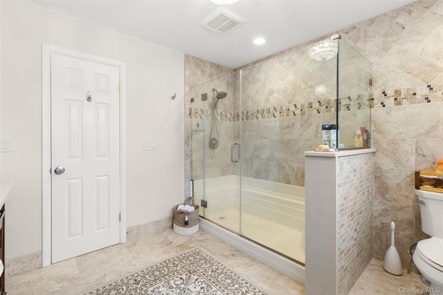 204 Mountain Ridge Drive 204, Mount Sinai, NY 11766