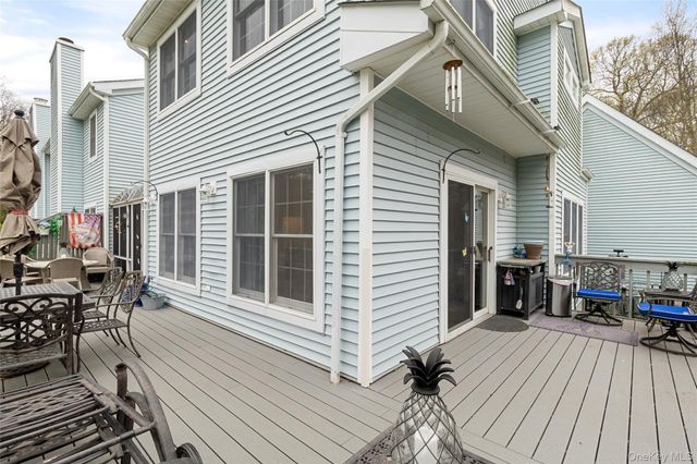204 Mountain Ridge Drive 204, Mount Sinai, NY 11766