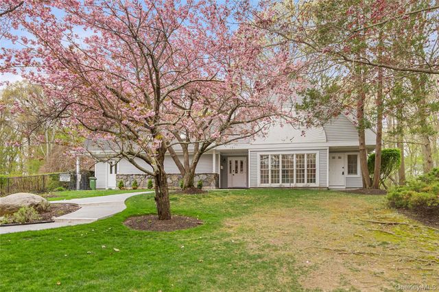 204 Mountain Ridge Drive 204, Mount Sinai, NY 11766