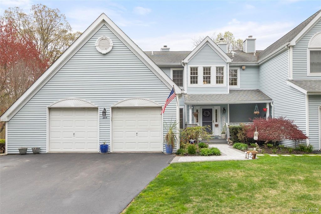 204 Mountain Ridge Drive 204, Mount Sinai, NY 11766