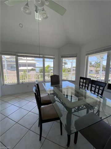 405 Cristobal ST, Naples, FL 34113