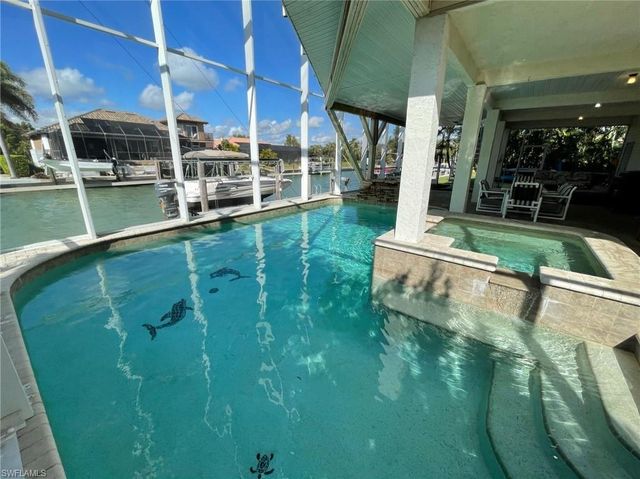 405 Cristobal ST, Naples, FL 34113