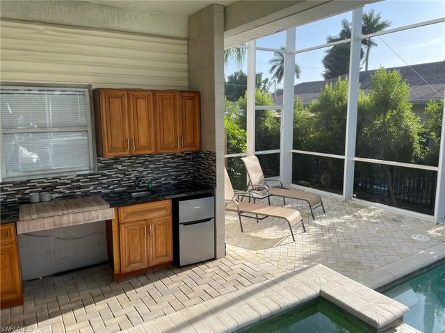 405 Cristobal ST, Naples, FL 34113