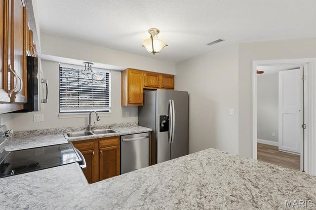 12966 Bryce Canyon Drive B, Maryland Heights, MO 63043