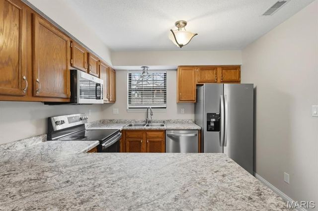 12966 Bryce Canyon Drive B, Maryland Heights, MO 63043