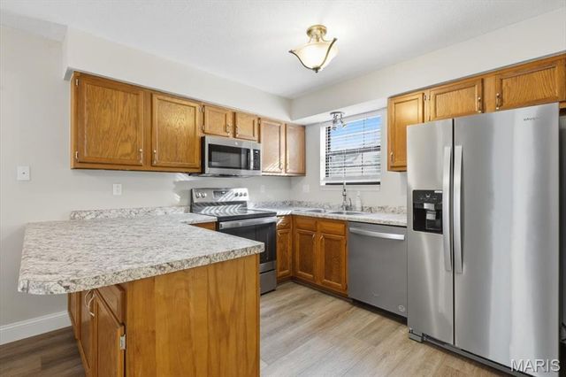 12966 Bryce Canyon Drive B, Maryland Heights, MO 63043