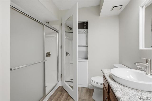 12966 Bryce Canyon Drive B, Maryland Heights, MO 63043