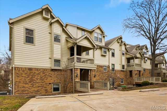 12966 Bryce Canyon Drive B, Maryland Heights, MO 63043