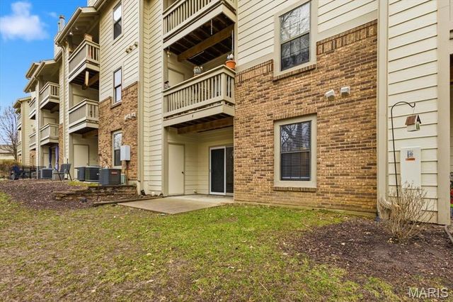 12966 Bryce Canyon Drive B, Maryland Heights, MO 63043