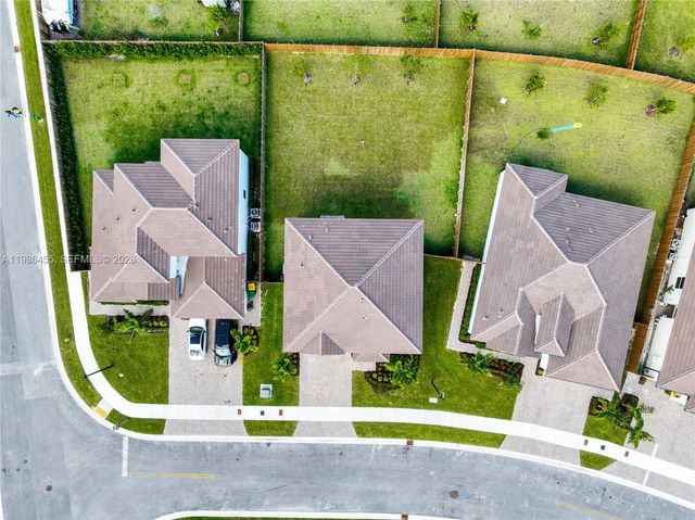 2333 SE 28th Ct, Homestead, FL 33035