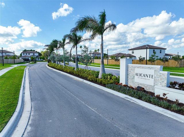 2333 SE 28th Ct, Homestead, FL 33035