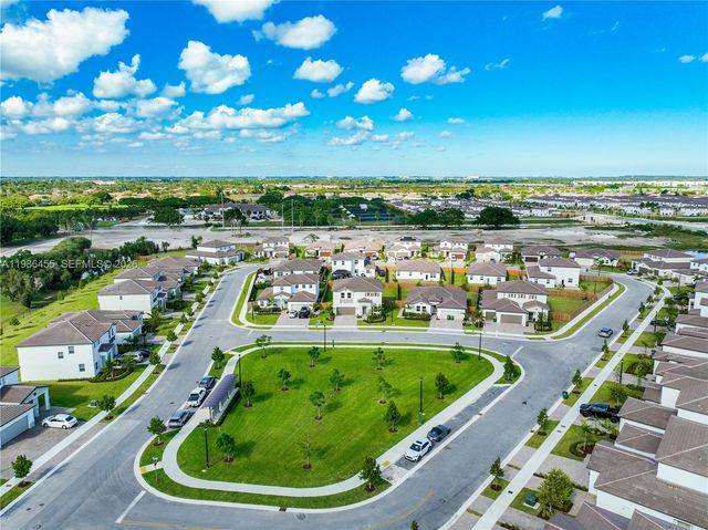 2333 SE 28th Ct, Homestead, FL 33035