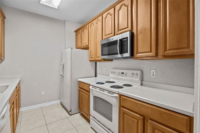 1351 VENEZIA COURT 301, Davenport, FL 33896