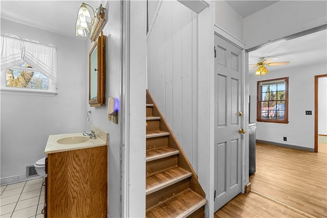 8 Pleasantview Place, Whitestown, NY 13492