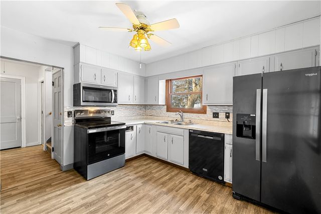 8 Pleasantview Place, Whitestown, NY 13492