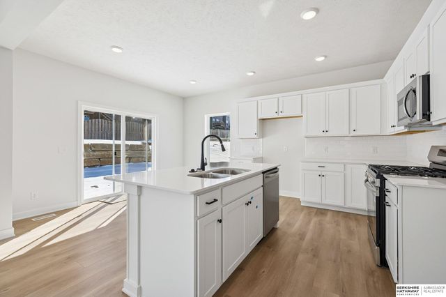 7813 N 116th Avenue, Omaha, NE 68142