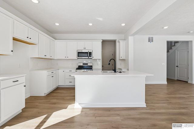 7813 N 116th Avenue, Omaha, NE 68142