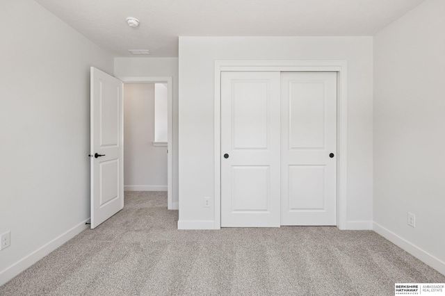 7813 N 116th Avenue, Omaha, NE 68142