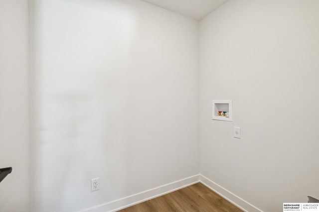 7813 N 116th Avenue, Omaha, NE 68142