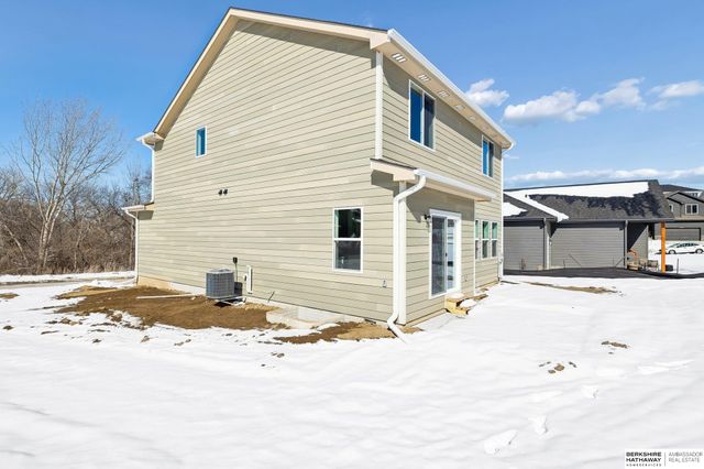 7813 N 116th Avenue, Omaha, NE 68142