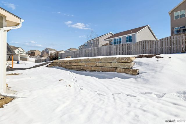 7813 N 116th Avenue, Omaha, NE 68142