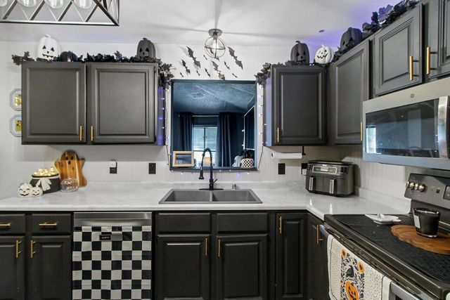 521 Dennis Drive, Deforest, WI 53532