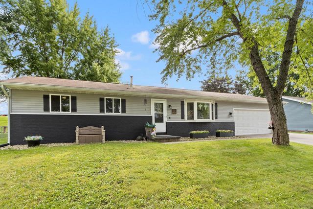 521 Dennis Drive, Deforest, WI 53532