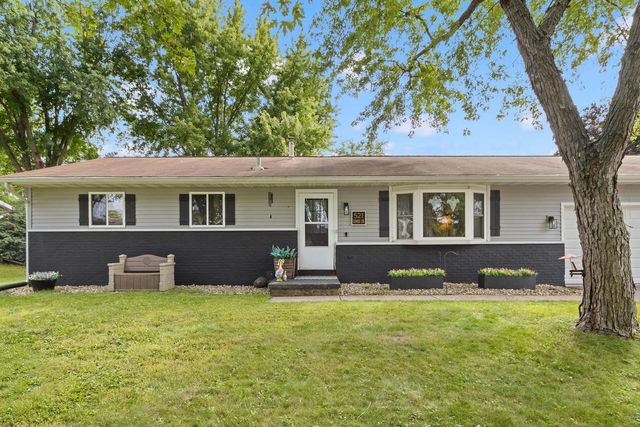 521 Dennis Drive, Deforest, WI 53532