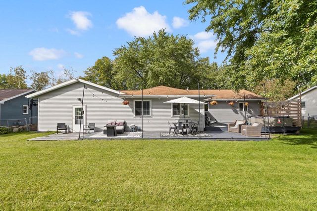 521 Dennis Drive, Deforest, WI 53532