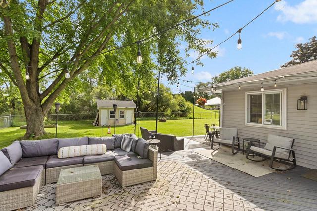521 Dennis Drive, Deforest, WI 53532