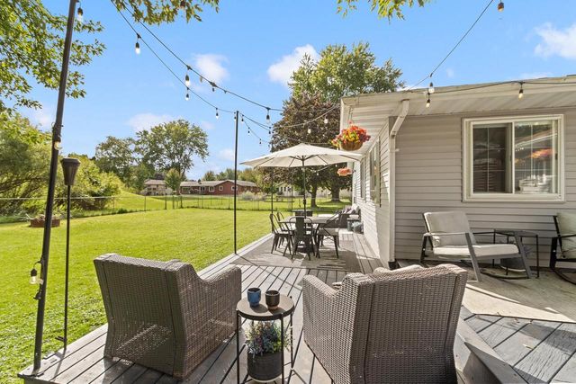521 Dennis Drive, Deforest, WI 53532