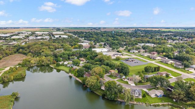 521 Dennis Drive, Deforest, WI 53532
