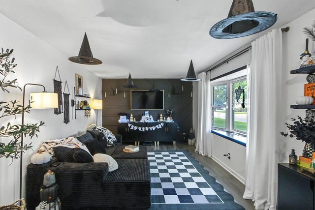 521 Dennis Drive, Deforest, WI 53532
