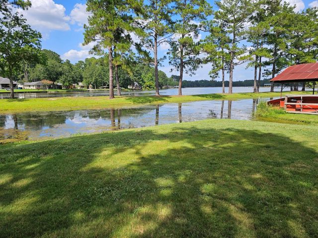 13368 Southshore Drive, Conroe, TX 77304