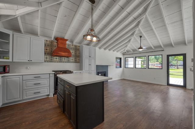 13368 Southshore Drive, Conroe, TX 77304