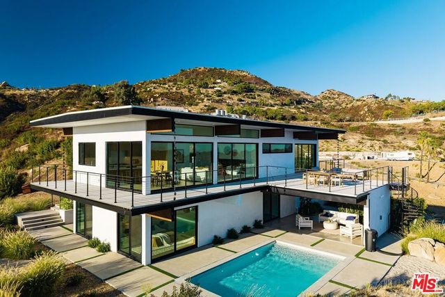 2165 E Little Las Flores Road, Topanga, CA 90290