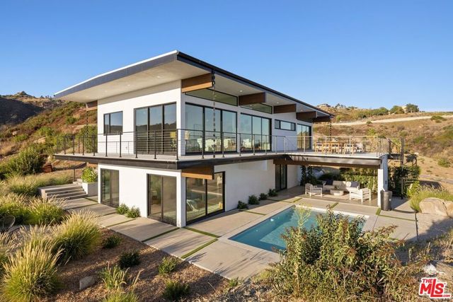 2165 E Little Las Flores Road, Topanga, CA 90290