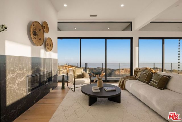 2165 E Little Las Flores Road, Topanga, CA 90290