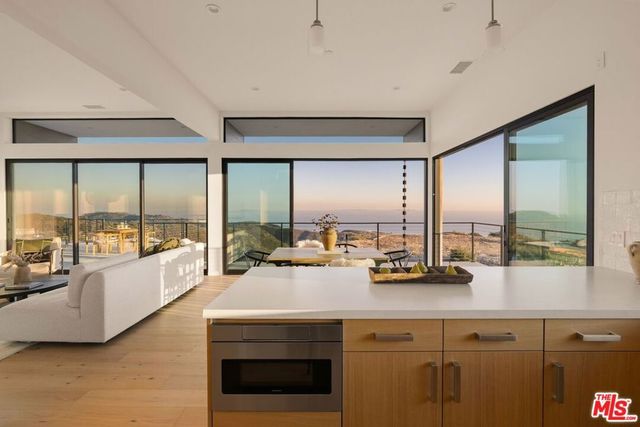 2165 E Little Las Flores Road, Topanga, CA 90290