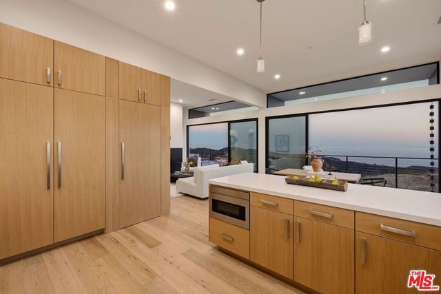 2165 E Little Las Flores Road, Topanga, CA 90290