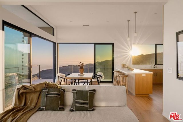 2165 E Little Las Flores Road, Topanga, CA 90290