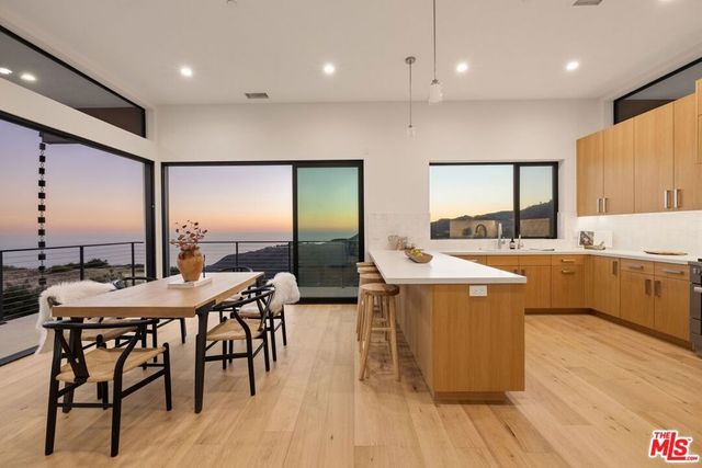 2165 E Little Las Flores Road, Topanga, CA 90290