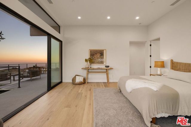 2165 E Little Las Flores Road, Topanga, CA 90290